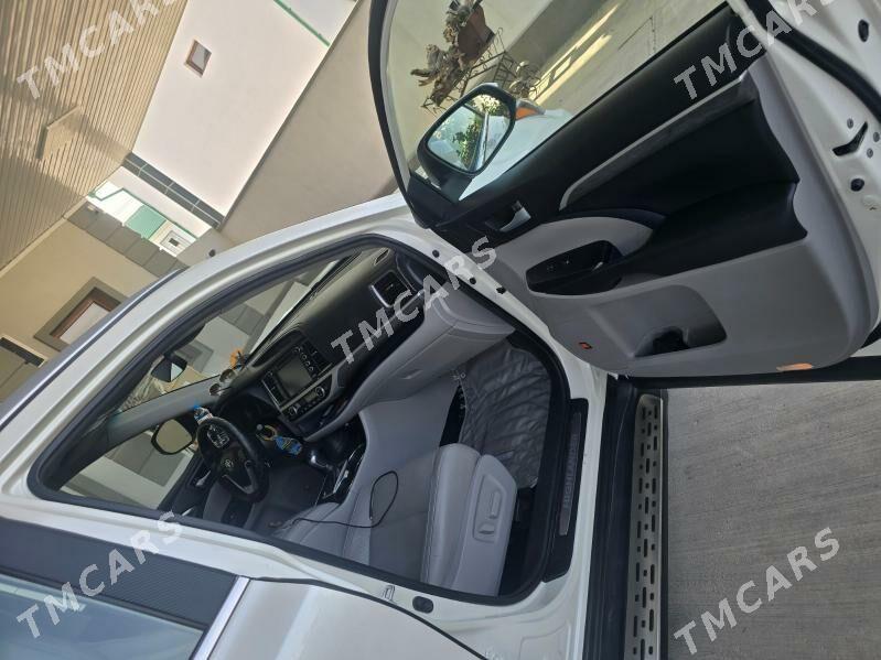 Toyota Highlander 2018 - 420 000 TMT - Änew - img 9