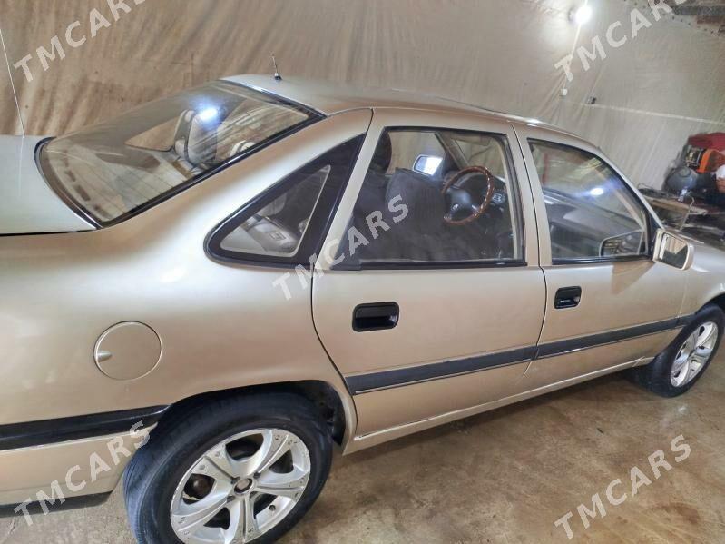 Opel Vectra 1990 - 36 000 TMT - Гороглы (Тагта) - img 3