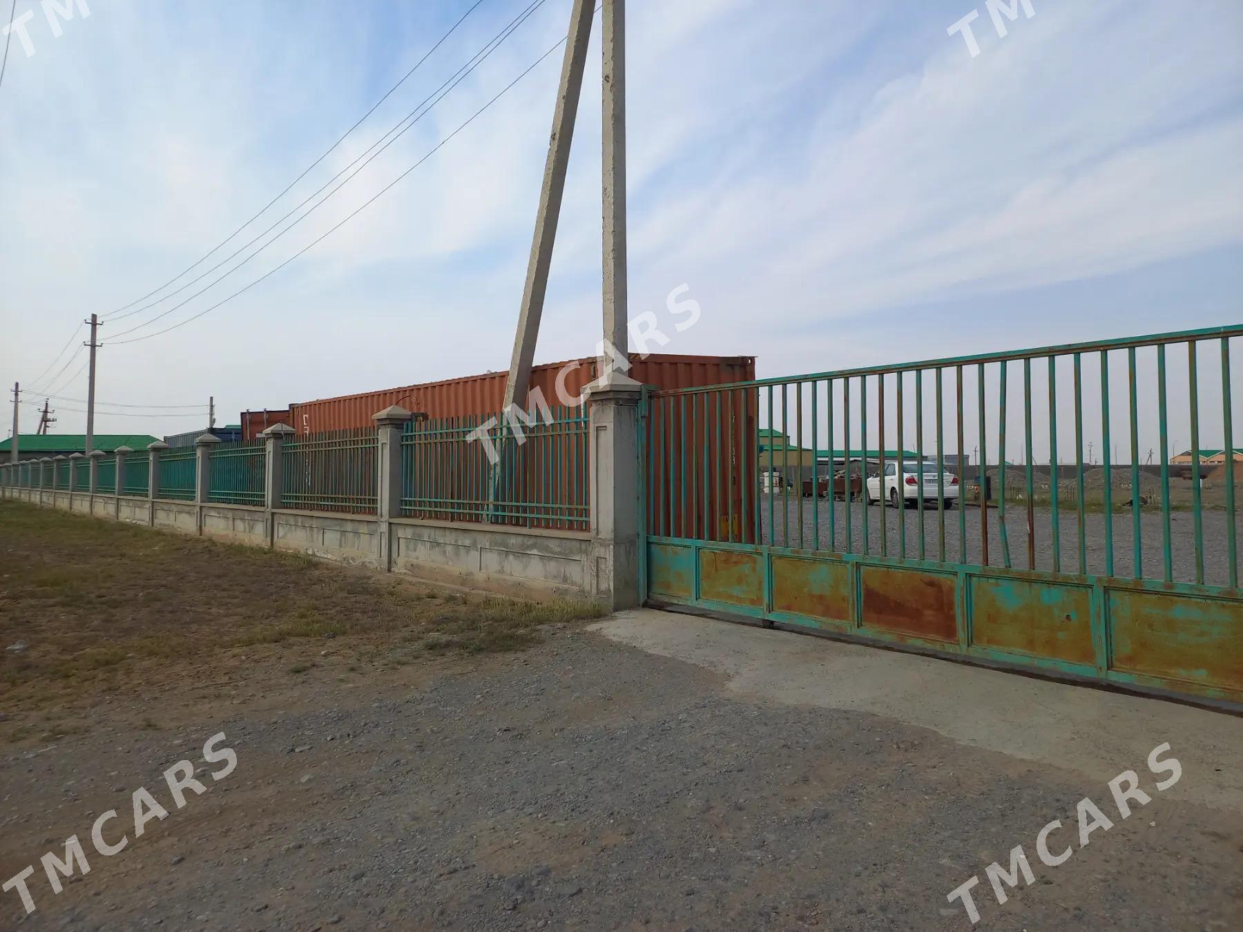 Satlyk ýer iki gekdar - Aşgabat - img 3