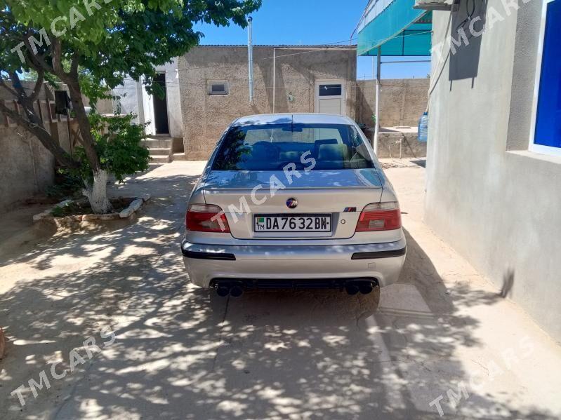 BMW E39 2002 - 140 000 TMT - Туркменбаши - img 3