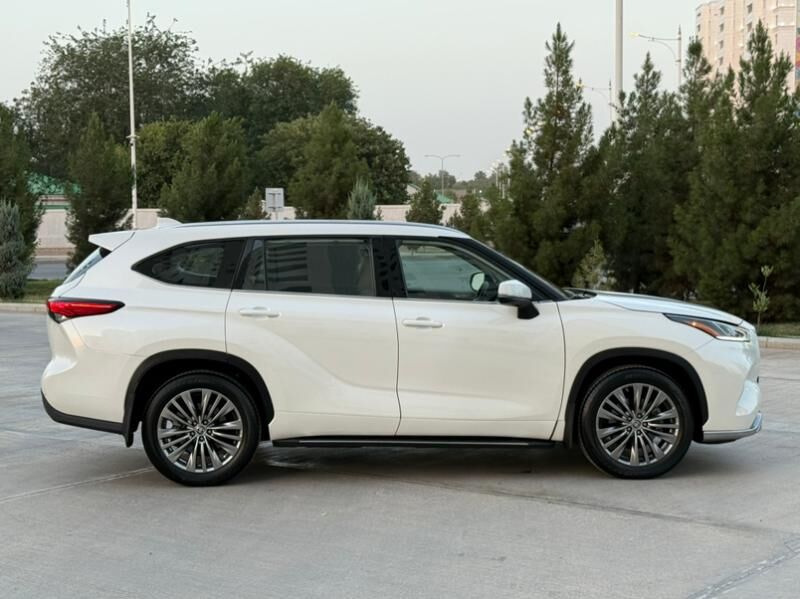 Toyota Highlander 2021 - 650 000 TMT - Aşgabat - img 3
