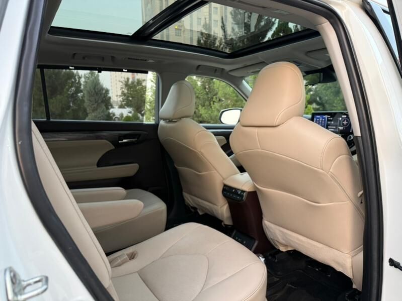 Toyota Highlander 2021 - 650 000 TMT - Aşgabat - img 8
