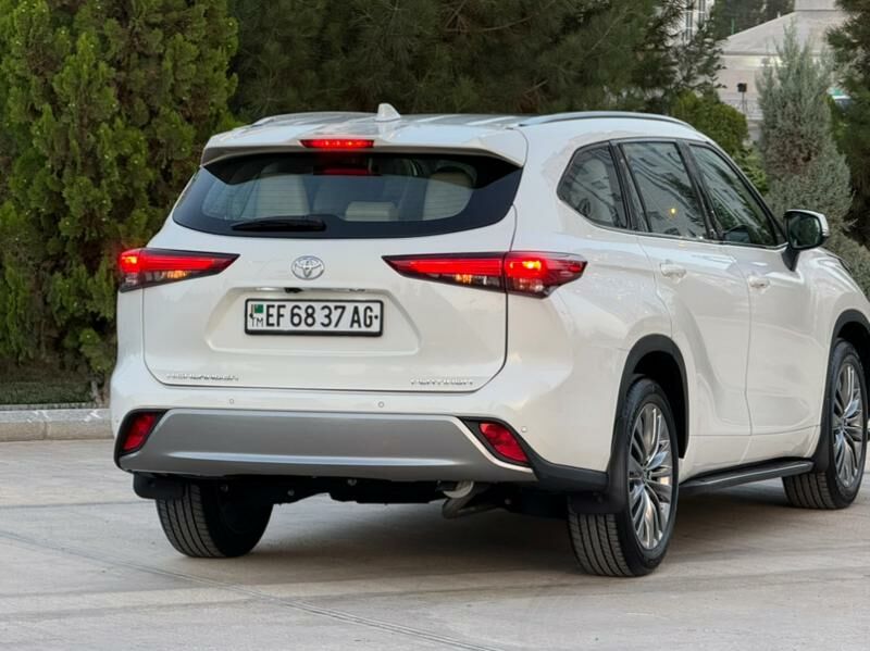 Toyota Highlander 2021 - 650 000 TMT - Aşgabat - img 4
