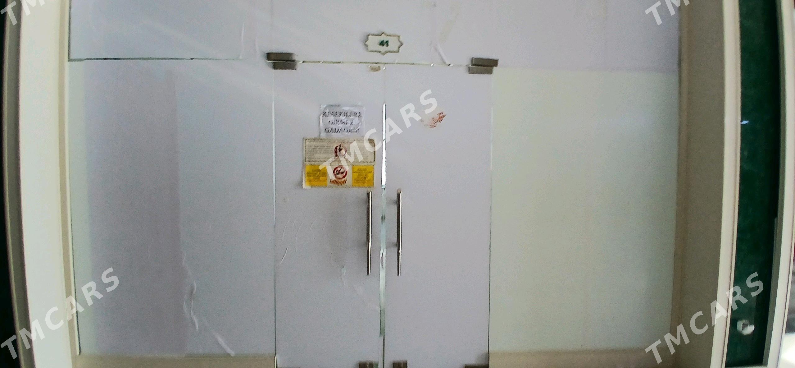 arenda umbra zdanya 2 gat - Garaşsyzlygyň 15 ýyllygy Söwda Merkezi - img 8