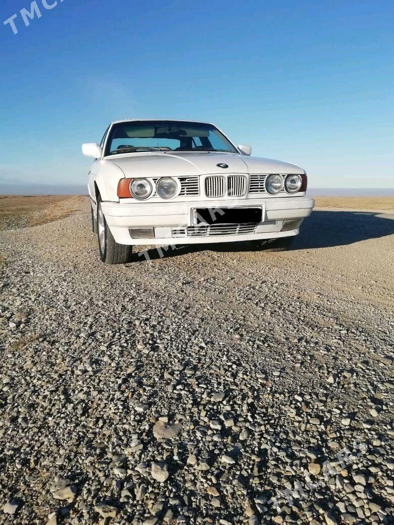 BMW 520 1992 - 33 000 TMT - Türkmenbaşy - img 9