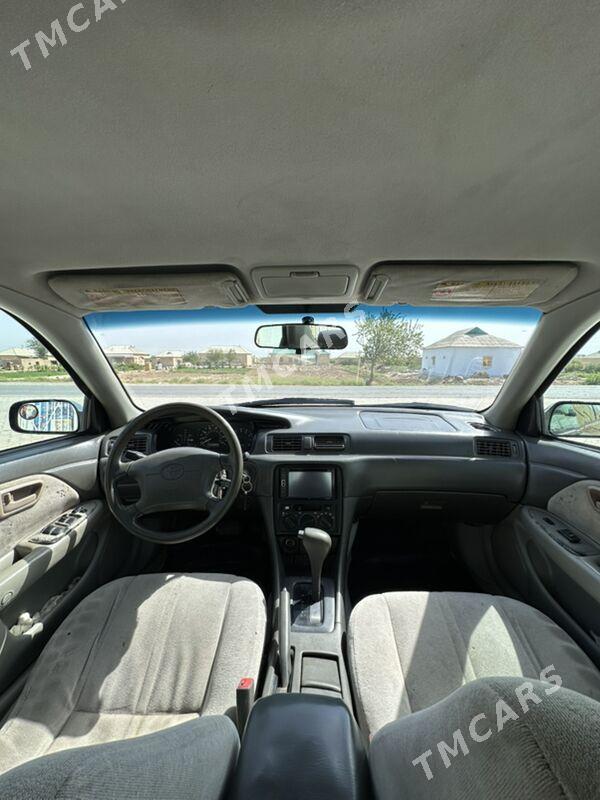 Toyota Camry 1998 - 125 000 TMT - Baýramaly - img 6