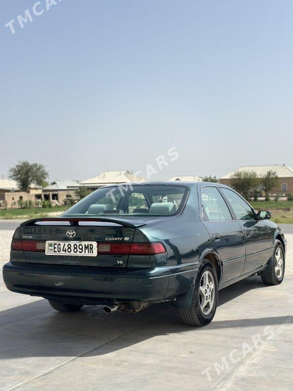 Toyota Camry 1998 - 125 000 TMT - Baýramaly - img 4