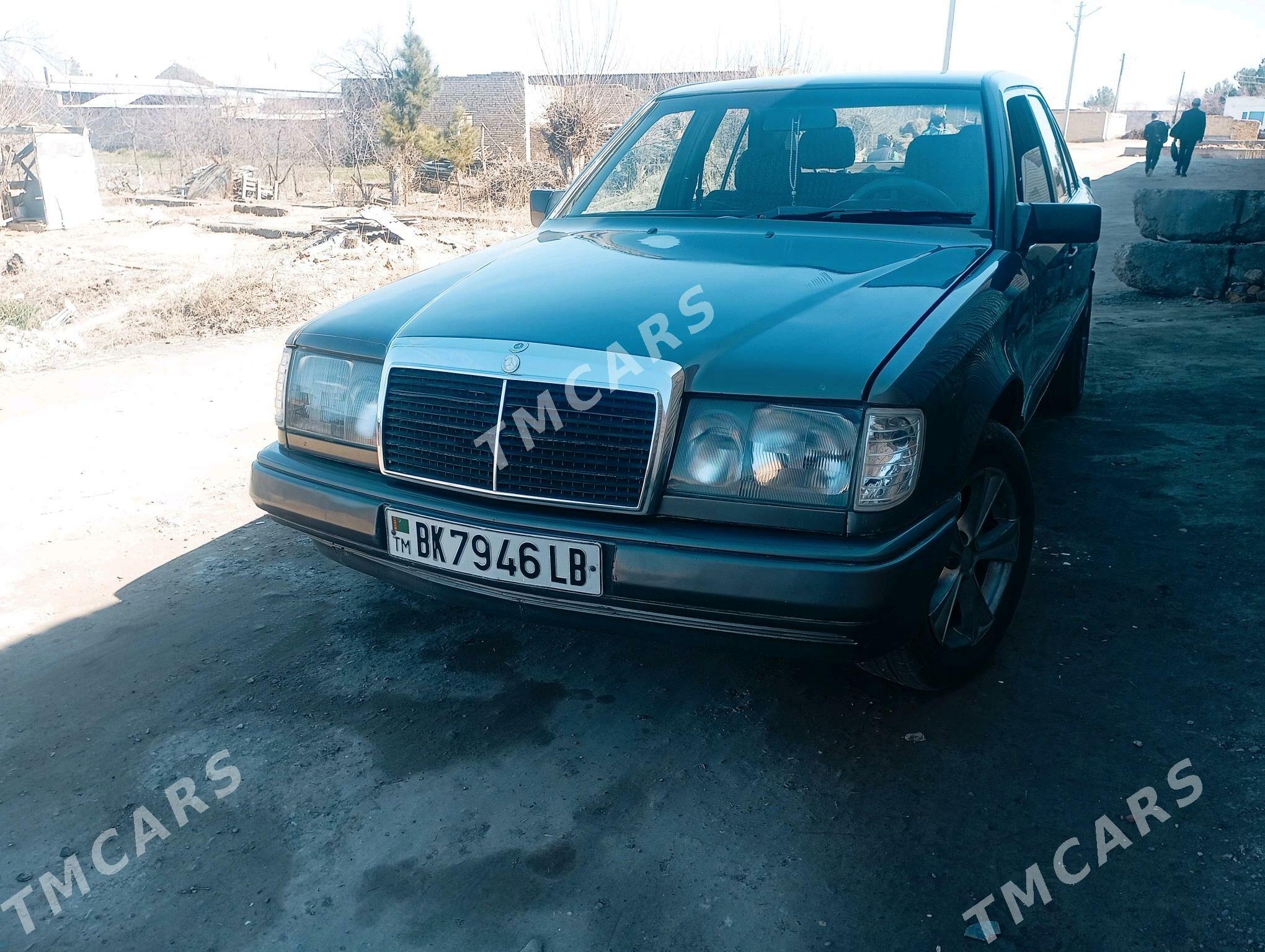 Mercedes-Benz 230E 1990 - 45 000 TMT - Чарджоу - img 6