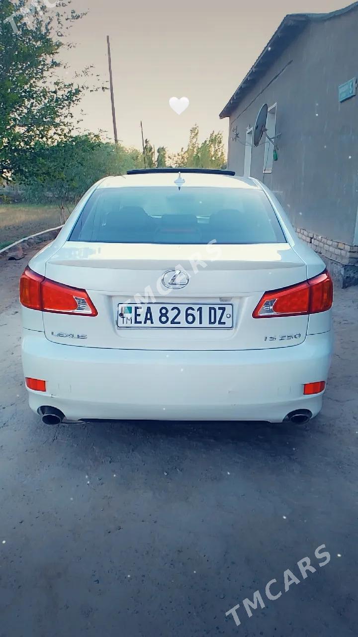 Lexus IS 250 2009 - 190 000 TMT - етр. Туркменбаши - img 2
