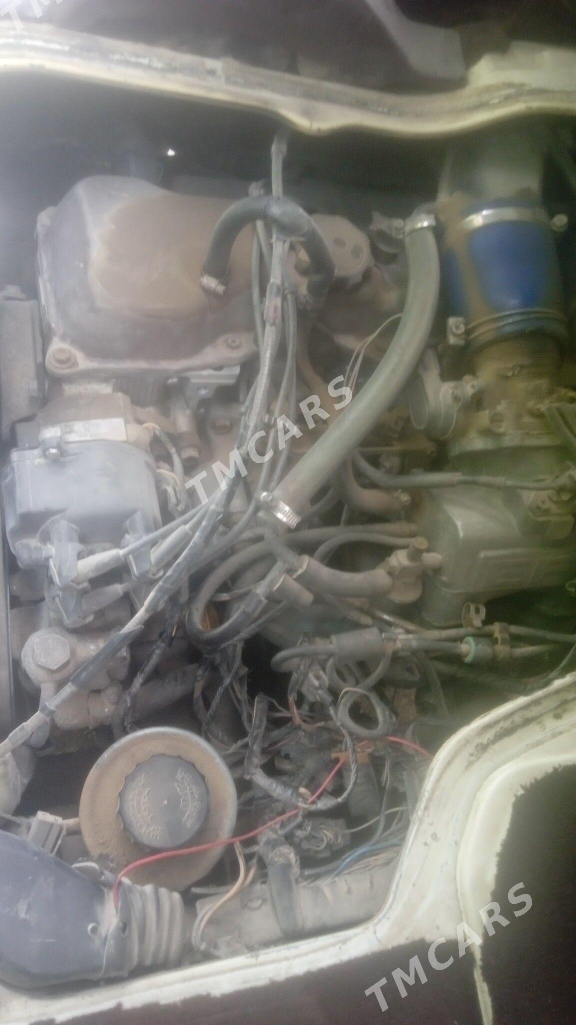 Toyota Hiace 1991 - 53 000 TMT - Магданлы - img 3
