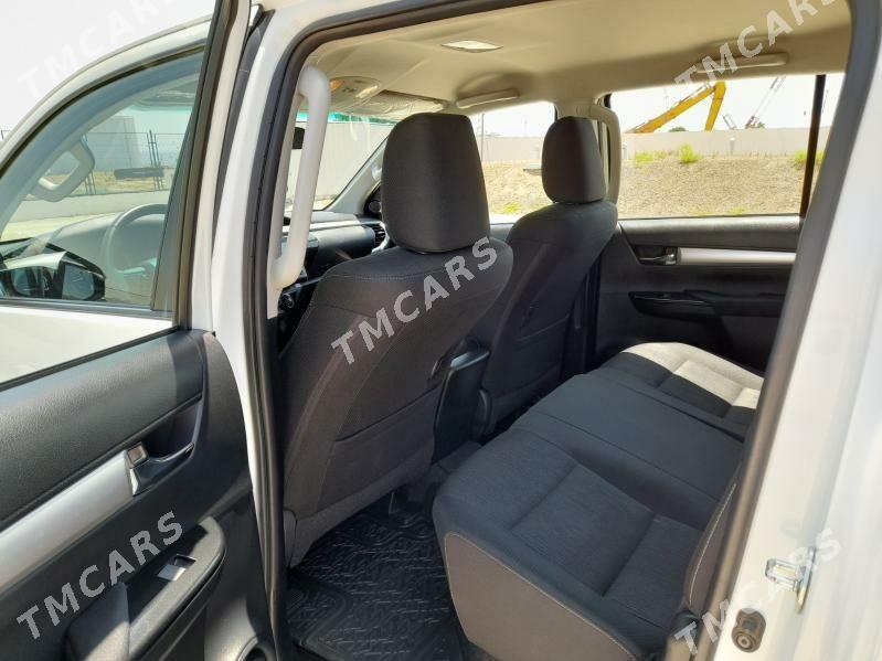 Toyota Hilux 2023 - 595 000 TMT - Туркменбаши - img 10