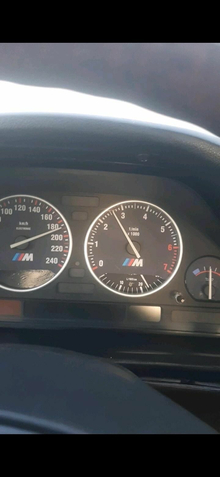 BMW 520 1992 - 46 000 TMT - Sarahs - img 6