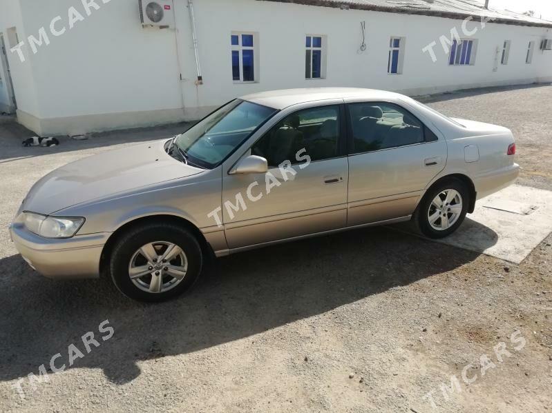 Toyota Camry 2001 - 125 000 TMT - Хазар - img 2