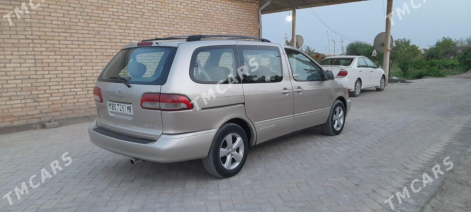 Toyota Sienna 2001 - 115 000 TMT - Байрамали - img 2
