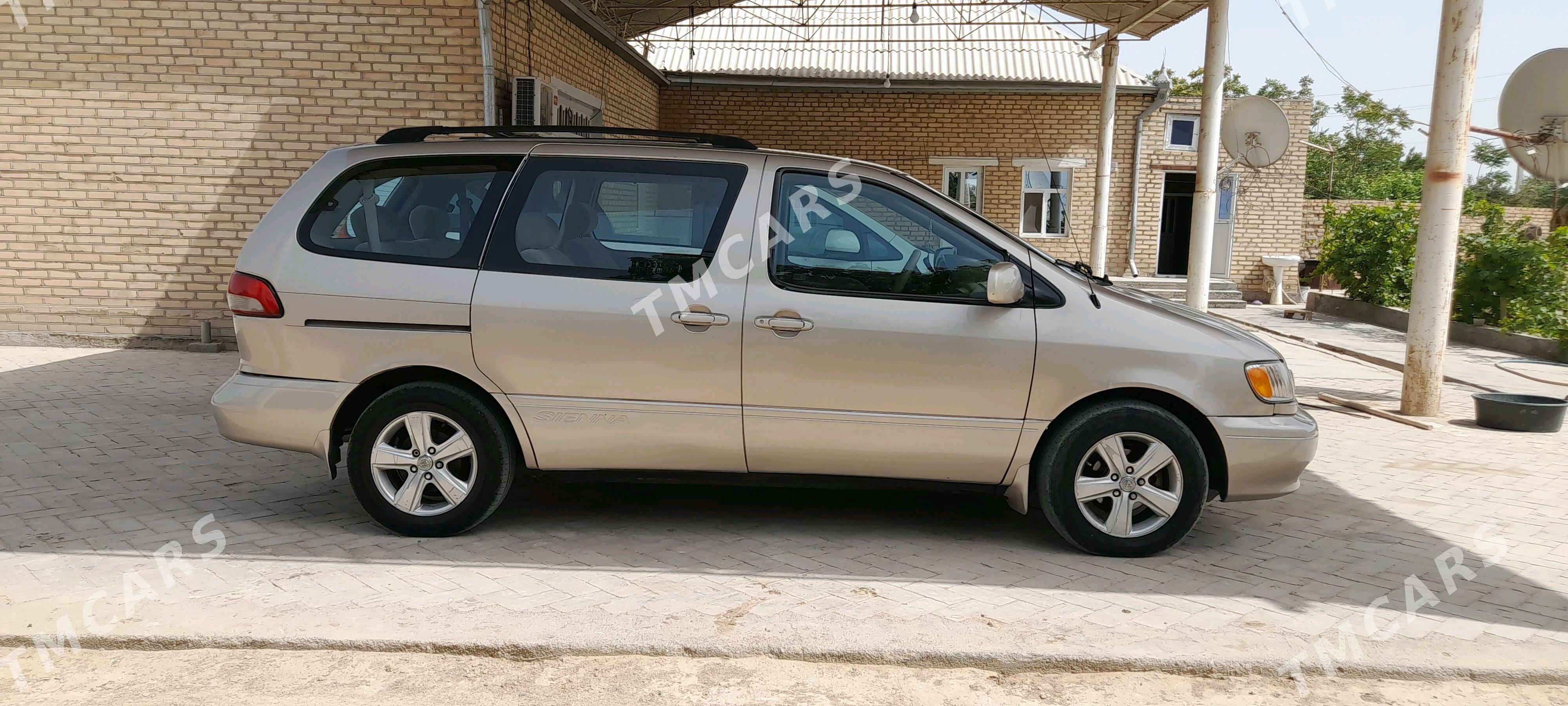 Toyota Sienna 2001 - 115 000 TMT - Байрамали - img 6