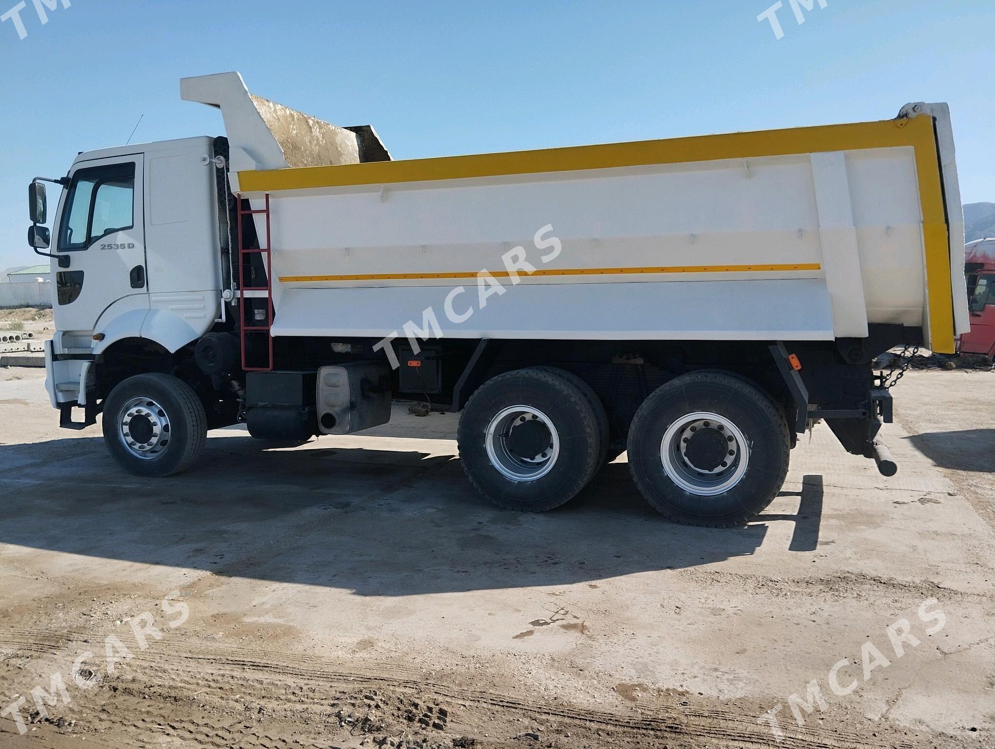 Ford Cargo 3535D 2013 - 700 000 TMT - Балканабат - img 3