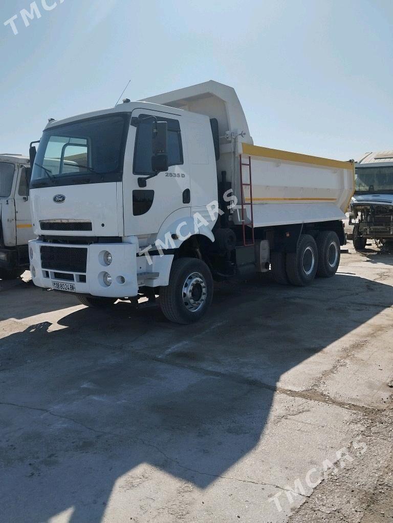 Ford Cargo 3535D 2013 - 700 000 TMT - Балканабат - img 4