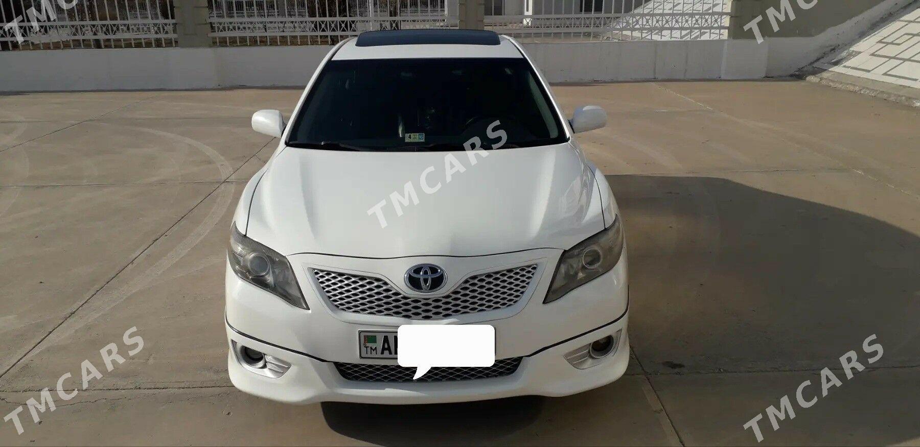 Toyota Camry 2011 - 200 000 TMT - Дашогуз - img 7