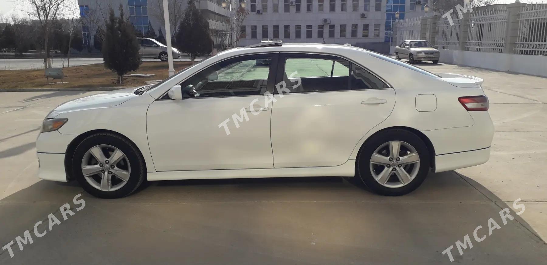 Toyota Camry 2011 - 200 000 TMT - Дашогуз - img 5