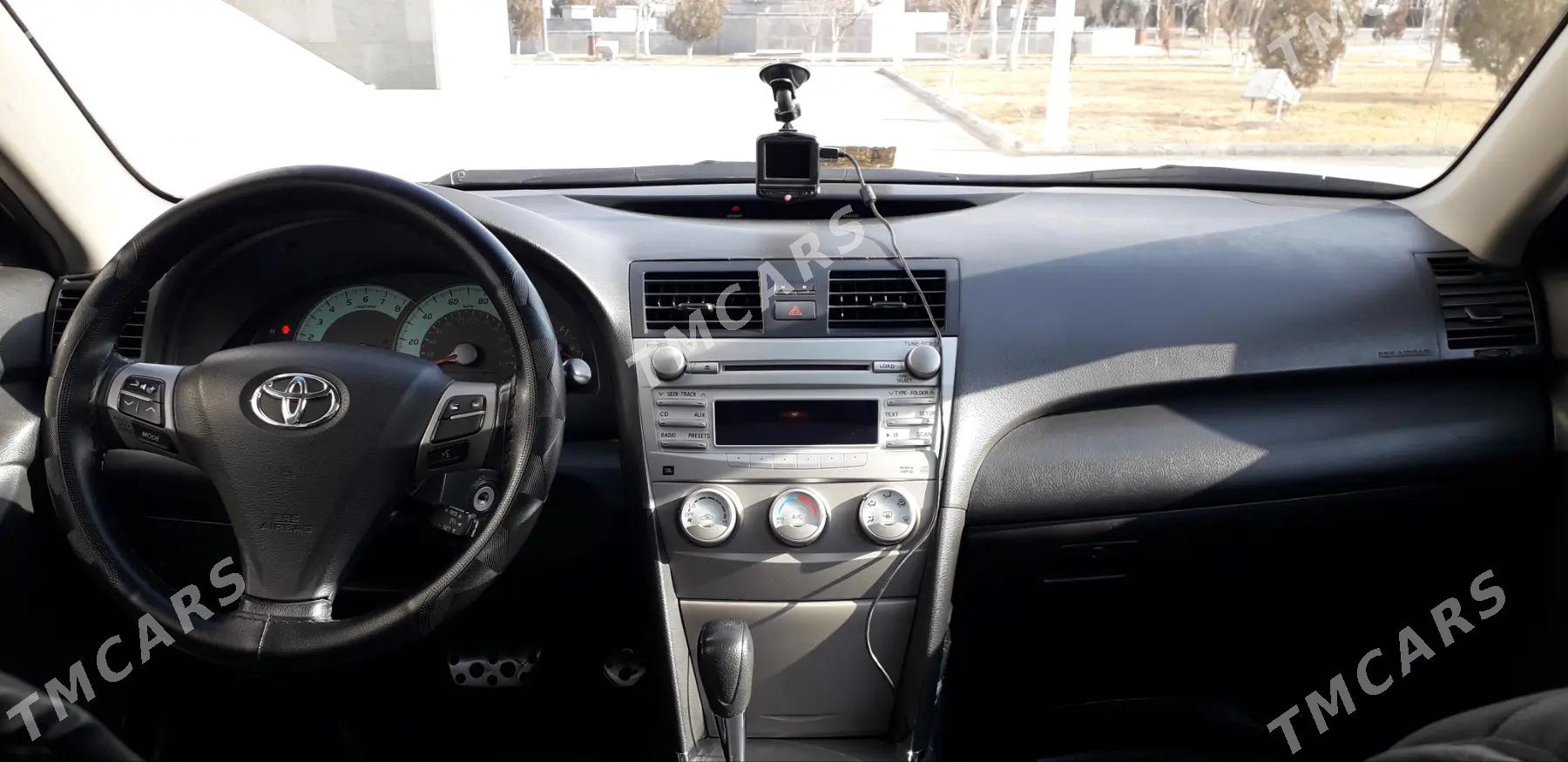 Toyota Camry 2011 - 200 000 TMT - Дашогуз - img 6