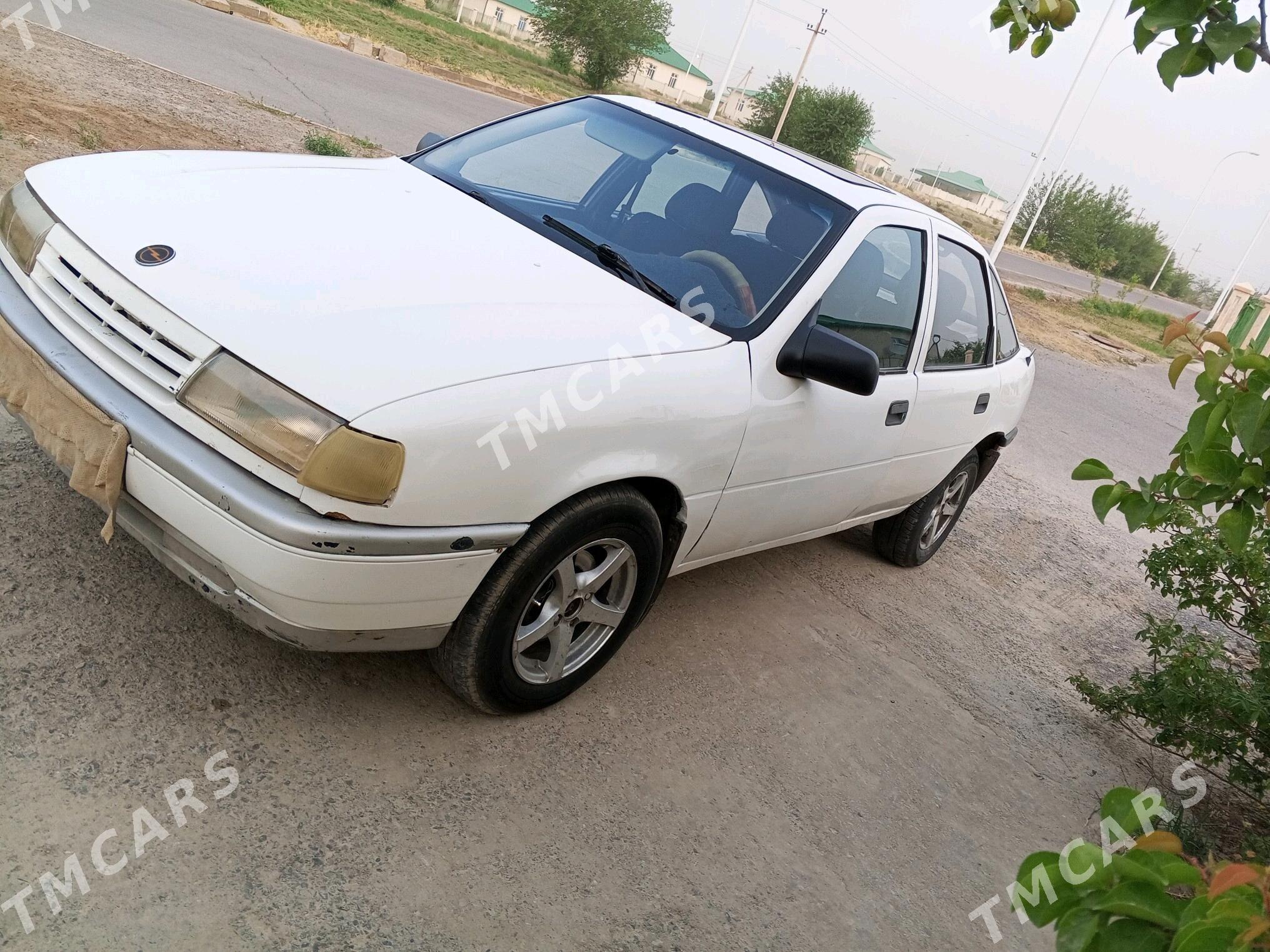 Opel Vectra 1989 - 25 000 TMT - Garabekewül - img 4