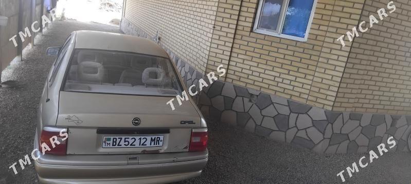 Opel Vectra 1991 - 30 000 TMT - Mary - img 2