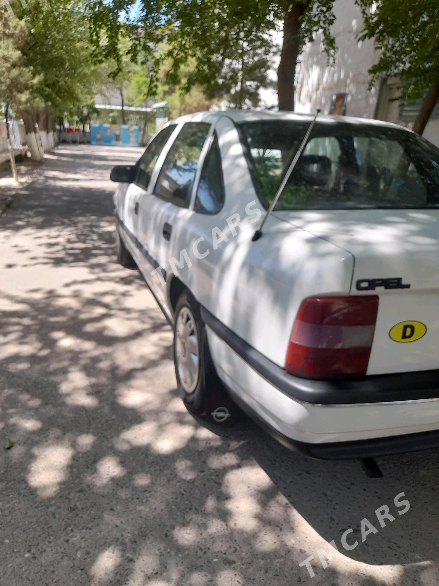 Opel Vectra 1989 - 32 000 TMT - Мары - img 4
