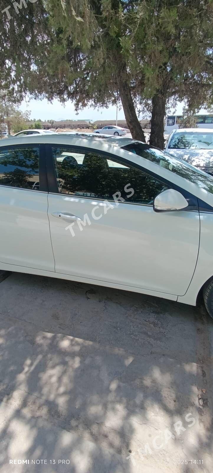 Hyundai Elantra 2015 - 190 000 TMT - 11 мкр - img 3