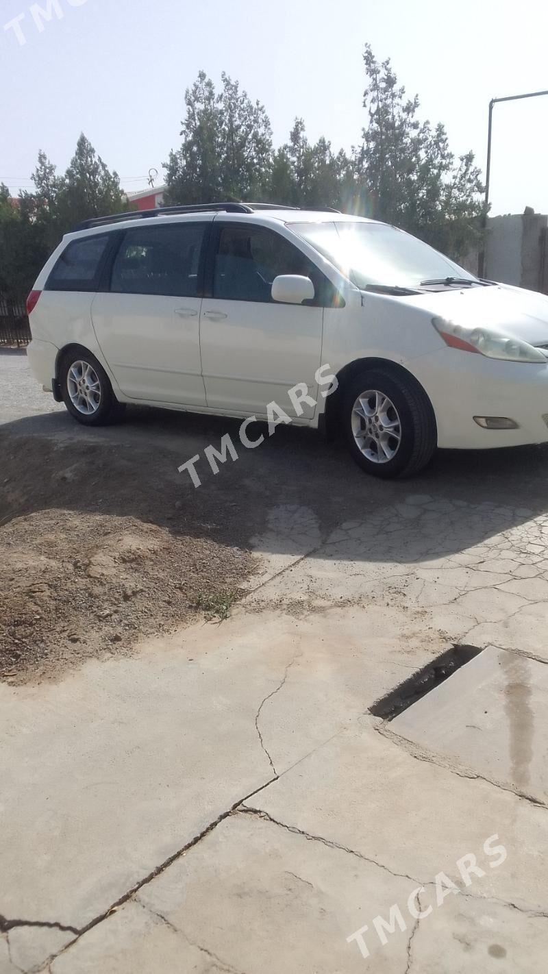 Toyota Sienna 2005 - 185 000 TMT - Койтендаг - img 7