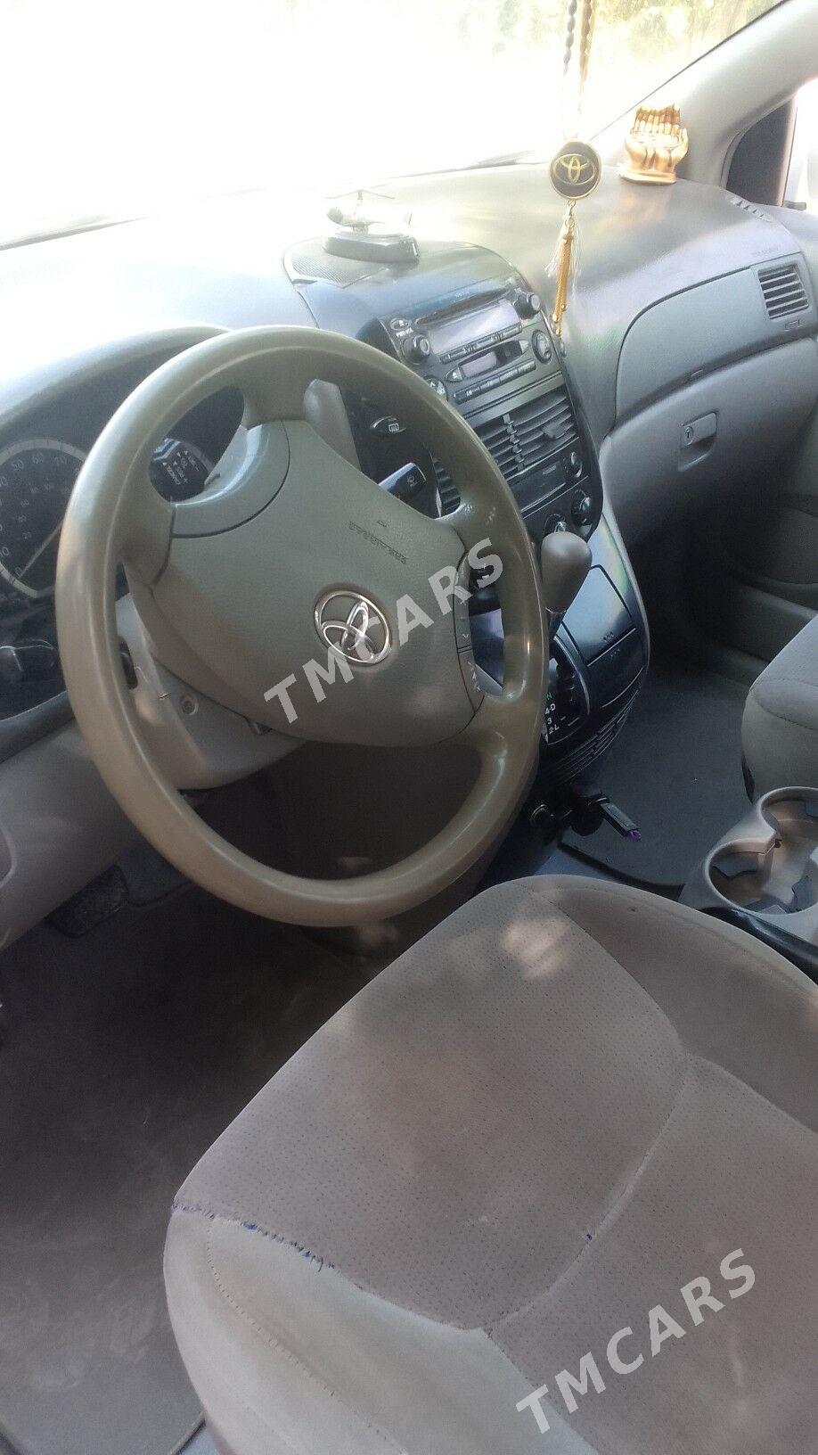 Toyota Sienna 2005 - 185 000 TMT - Койтендаг - img 8