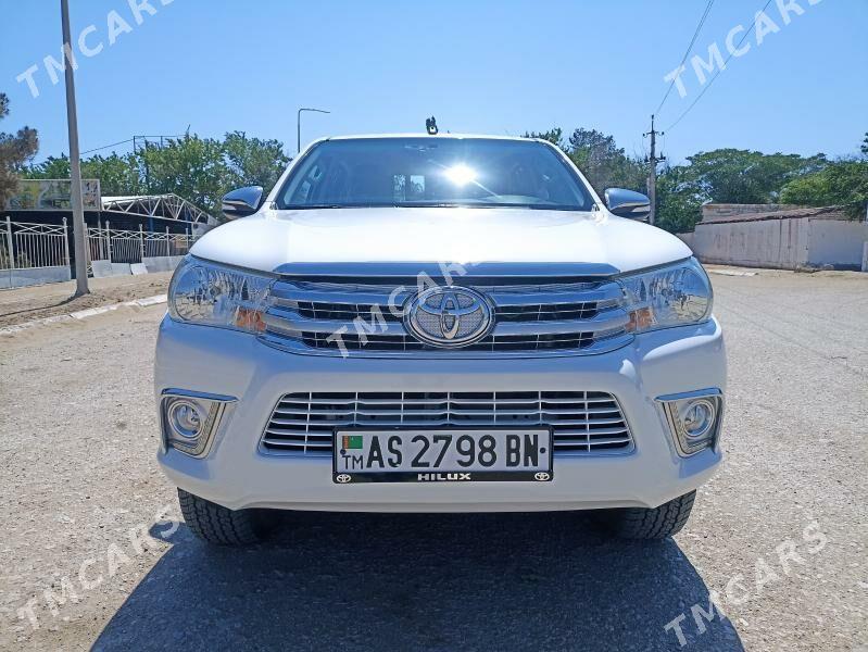 Toyota Hilux 2016 - 440 000 TMT - Хазар - img 2