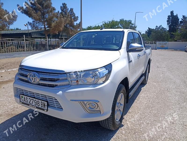 Toyota Hilux 2016 - 440 000 TMT - Хазар - img 9