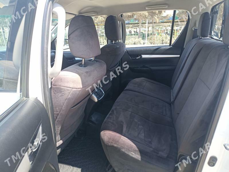 Toyota Hilux 2016 - 440 000 TMT - Хазар - img 7