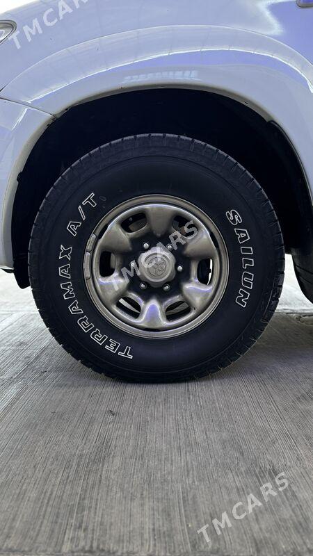 Toyota Hilux 2011 - 290 000 TMT - Серахс - img 4