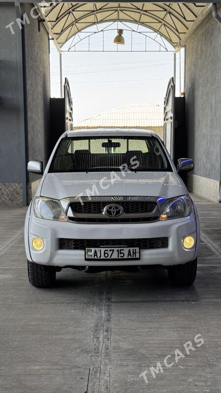 Toyota Hilux 2011 - 290 000 TMT - Серахс - img 2