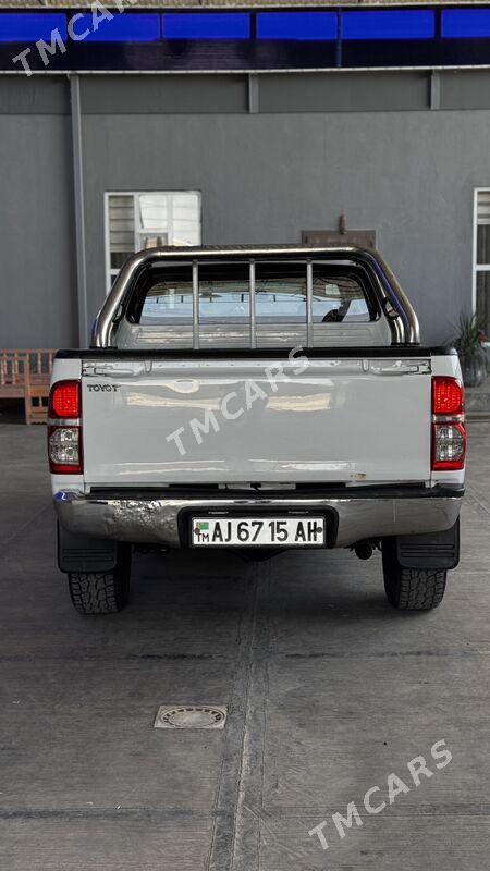 Toyota Hilux 2011 - 290 000 TMT - Серахс - img 3
