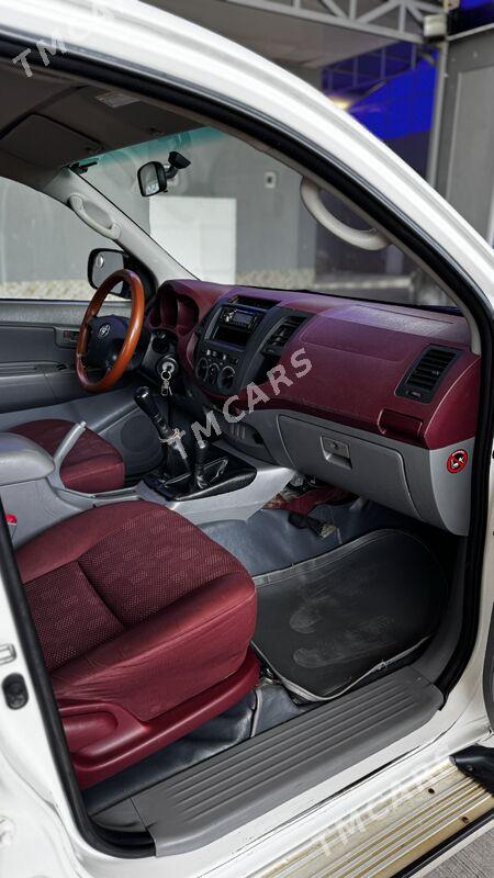 Toyota Hilux 2011 - 290 000 TMT - Серахс - img 7
