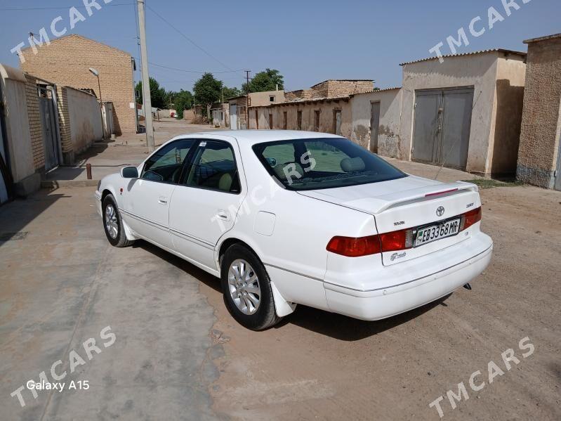 Toyota Camry 2001 - 137 000 TMT - Байрамали - img 3