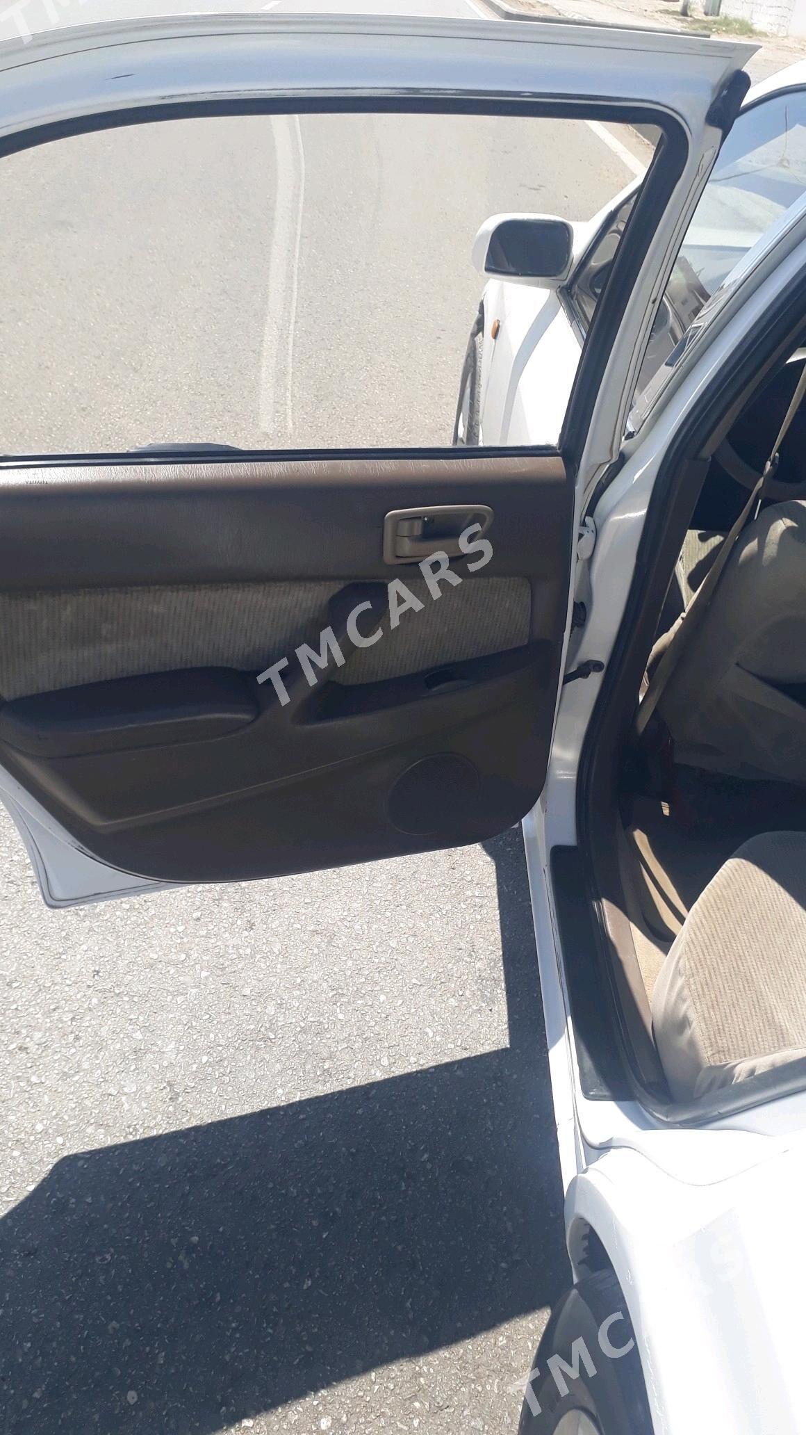 Toyota Camry 1995 - 50 000 TMT - Balkanabat - img 8