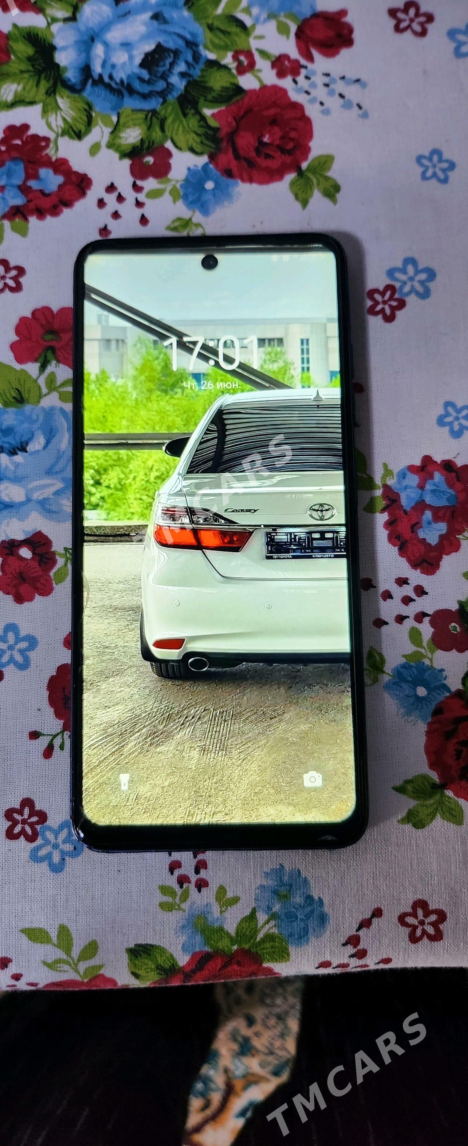 Tecno spark 20c - Ýaşlyk - img 3