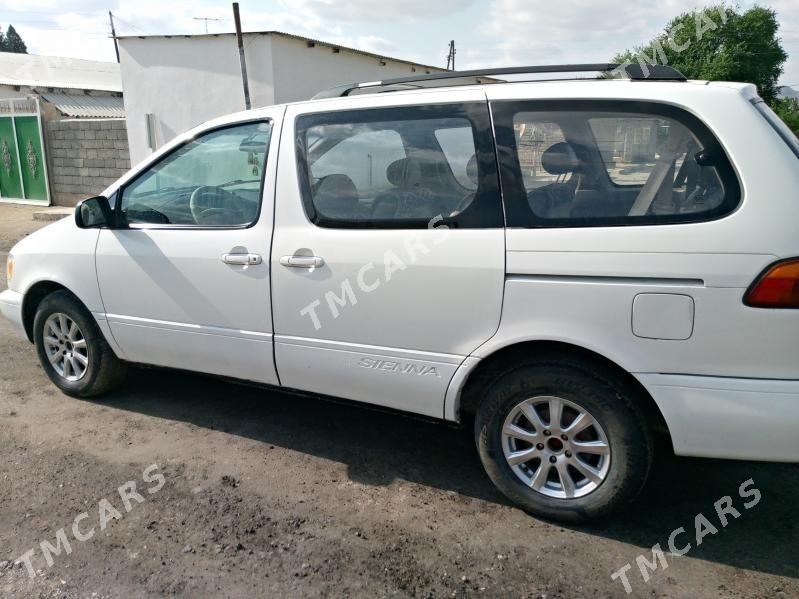 Toyota Sienna 1999 - 150 000 TMT - Махтумкули - img 2