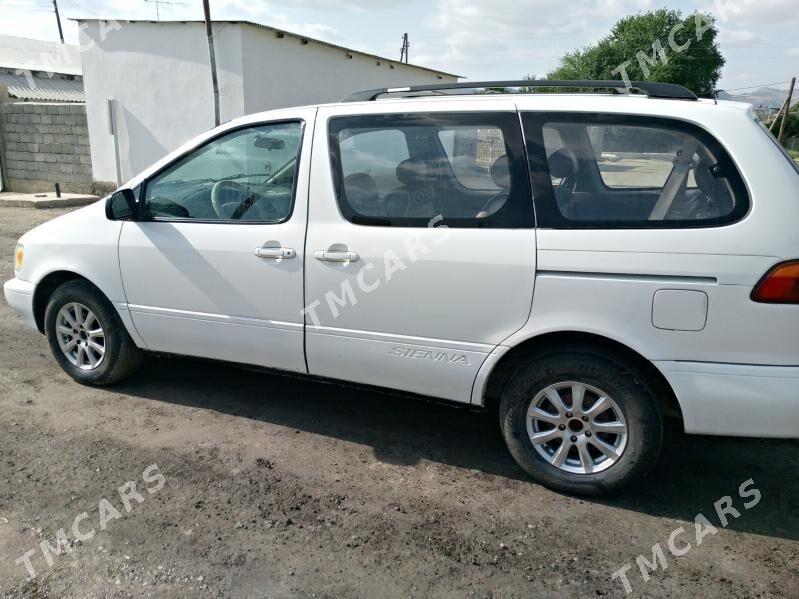 Toyota Sienna 1999 - 150 000 TMT - Махтумкули - img 5