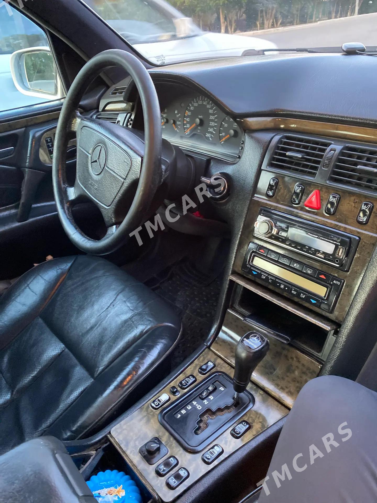 Mercedes-Benz E420 1996 - 80 000 TMT - Mary - img 7