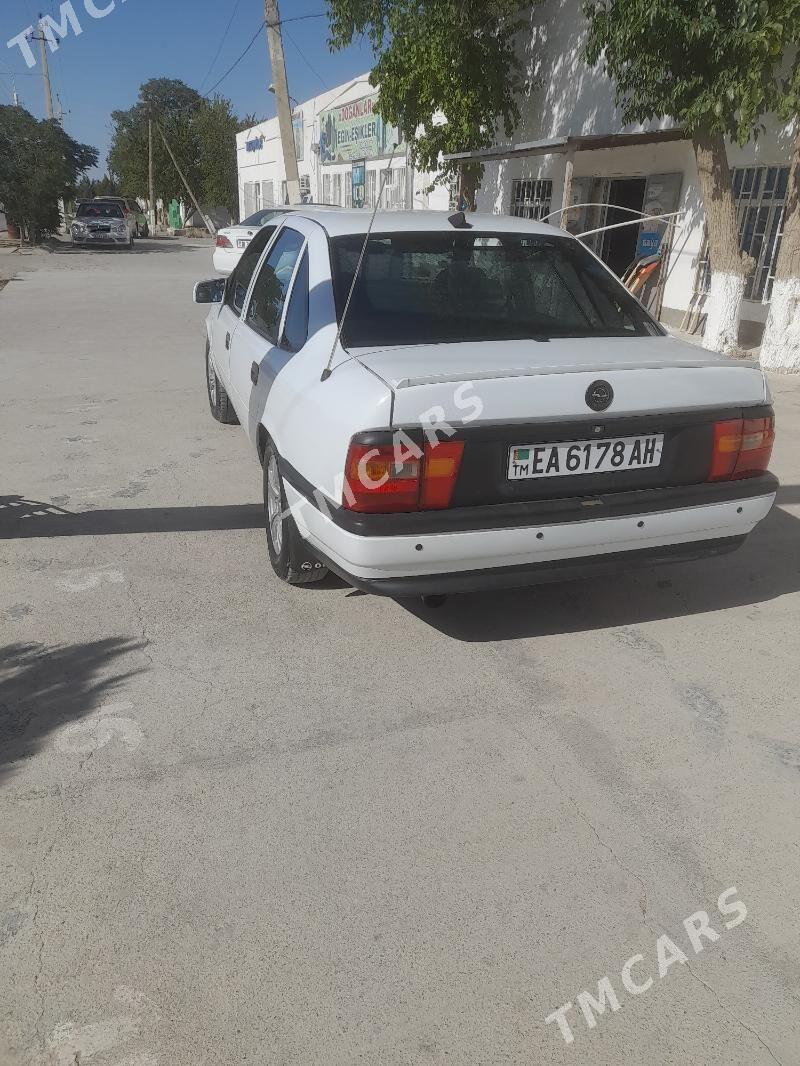 Opel Vectra 1995 - 44 000 TMT - Бахарден - img 6
