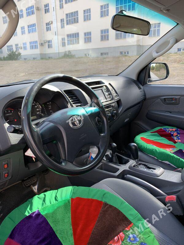 Toyota Hilux 2015 - 460 000 TMT - Änew - img 3