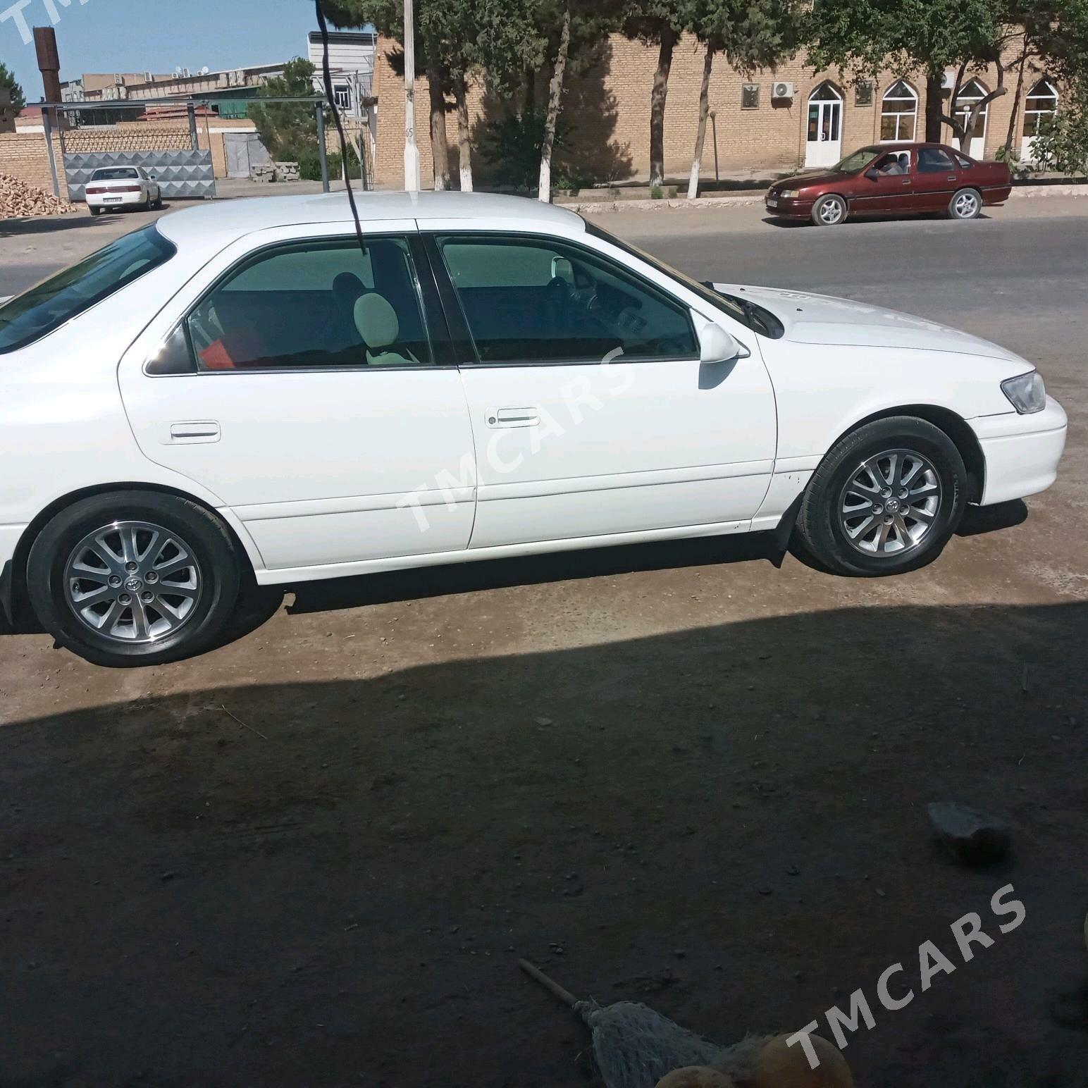 Toyota Camry 2001 - 138 000 TMT - Saýat - img 3