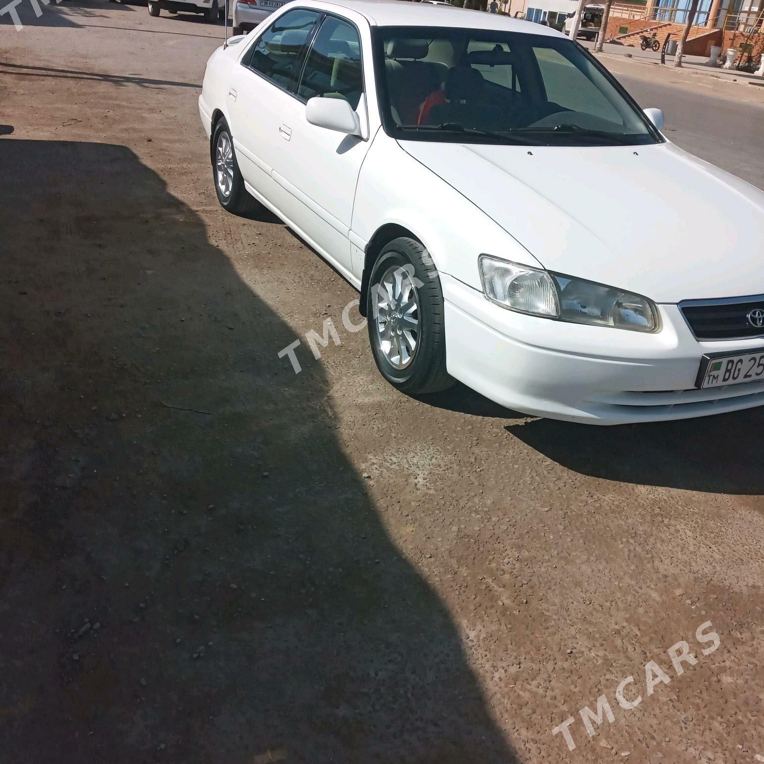 Toyota Camry 2001 - 138 000 TMT - Saýat - img 2