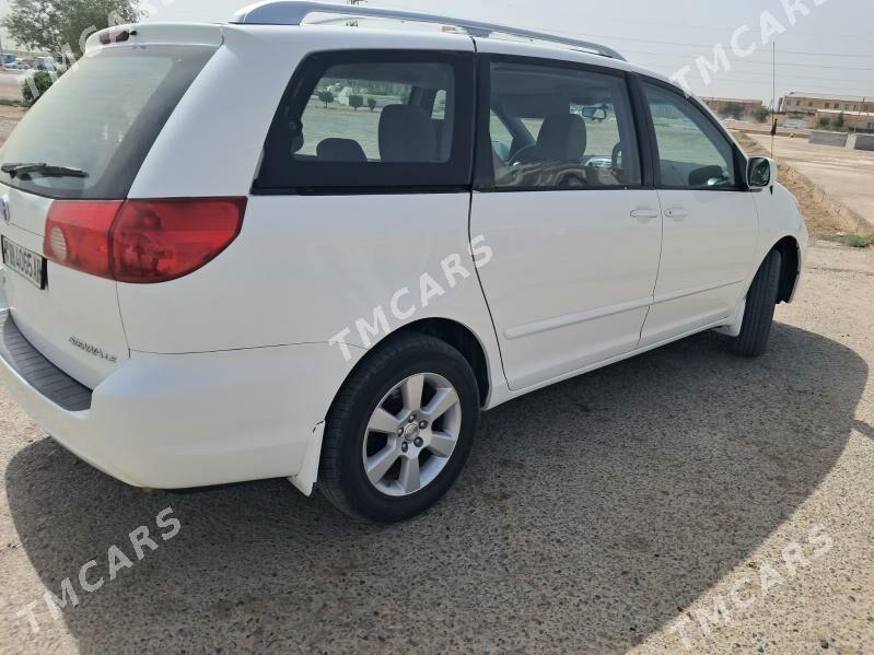 Toyota Sienna 2008 - 205 000 TMT - Теджен - img 3