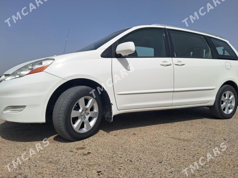 Toyota Sienna 2008 - 205 000 TMT - Теджен - img 4