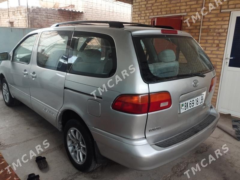 Toyota Sienna 2000 - 125 000 TMT - Сакар - img 2